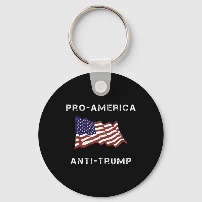 Antitrumpy American USA flagga Nyckelring (Framsida)