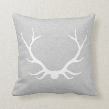 Antlers on grått linen
