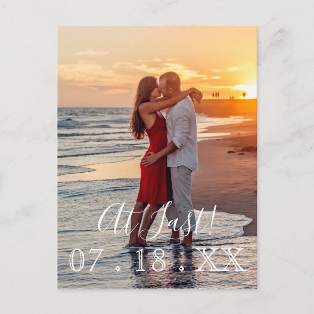 Äntligen enkelt Modern Photo Bröllop spara datum Meddelande Vykort (Framsida)