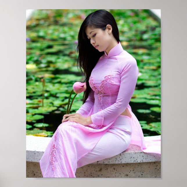 Ao Dai Traditional Vietnam Poster (Framsidan)