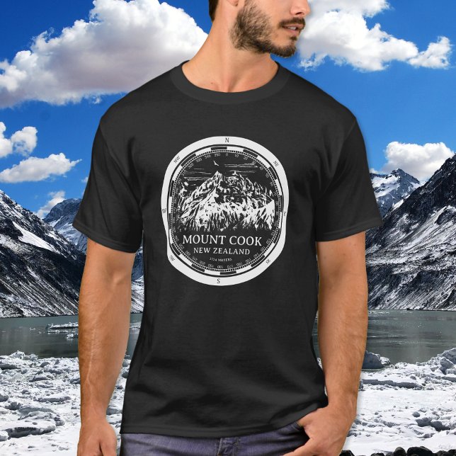 Aoraki Mount Cook - Canterbury Nya Zeeland T Shirt (Mount Cook New Zealand T-Shirt in Back with a white compass and mountain illustration)