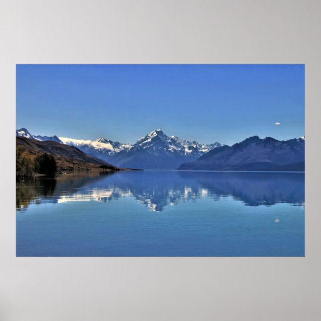Aoraki on Lake Pukaki Poster (Framsidan)