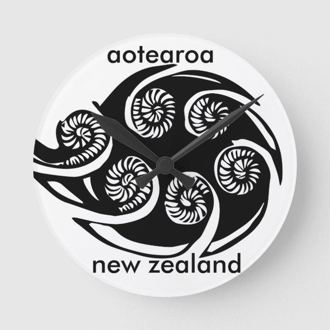 Aotearoa new zealand koru design rund klocka (Framsida)