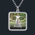 *~* AP42 FAMILY Photo Bild Image Silver Silverpläterat Halsband<br><div class="desc">SQUARE NECKLACE (sök-ID AP42 för liknande utformningar på olika produkter) * Energetiskt förbättrad minnesminnesminnesminnesfamilj Keepsakéer. Ladda upp familjen bild. Höger: "FAMILY" Ett textområde är tillgängligt. Anpassa teckensnittet färg, teckensnittet storlekt faktiskt för teckensnittet och textens placering. — Eftersom en professionell sedan 2001 avstånd energitillverkaren i andlig har jag lärt mig, utvecklat...</div>