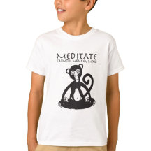 Apa som mediterar yoga