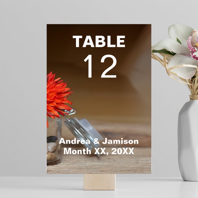 Apelsinblomma i Murarburk på Bordet Bordsnummer (Orange Flower in Mason Jar Table Number)