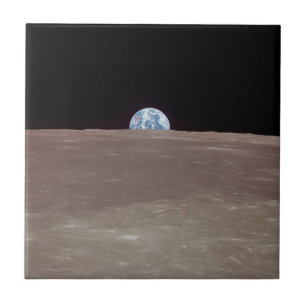 Apollo 11-bild av jorden stigning över armar och b kakelplatta