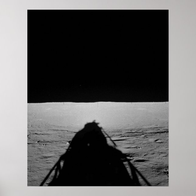 Apollo 12 Lunar Module Shadow på Måne Poster (Framsidan)