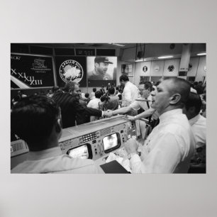 Apollo 13 beskickningfunktioner kontrollerar rum poster
