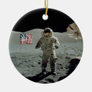 Apollo 17 astronaut i den OxenLittrow dalen Julgransprydnad Keramik