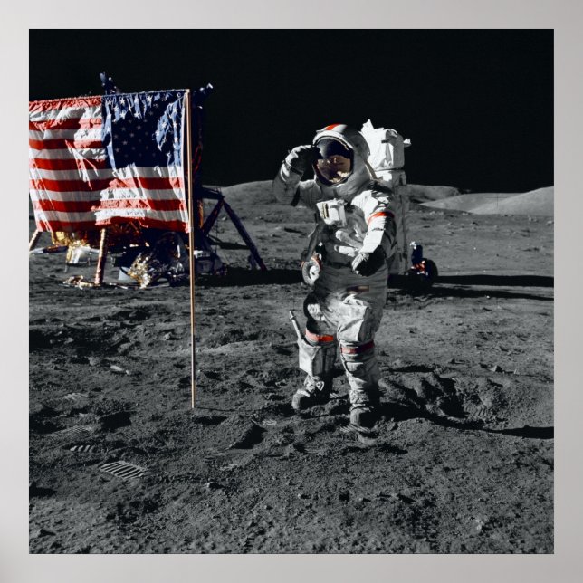 Apollo 17 Astronaut Salutes American Flagga Poster (Framsidan)