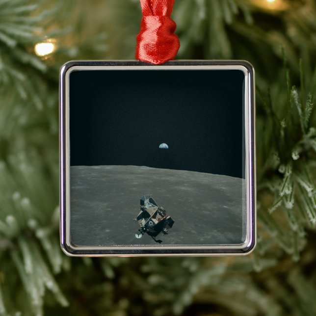 Apollo Lunar Lander och Earthrise över Måne Julgransprydnad Metall (Träd)