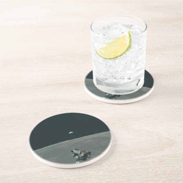 Apollo Lunar Lander och Earthrise över Måne Underlägg (Sidan)