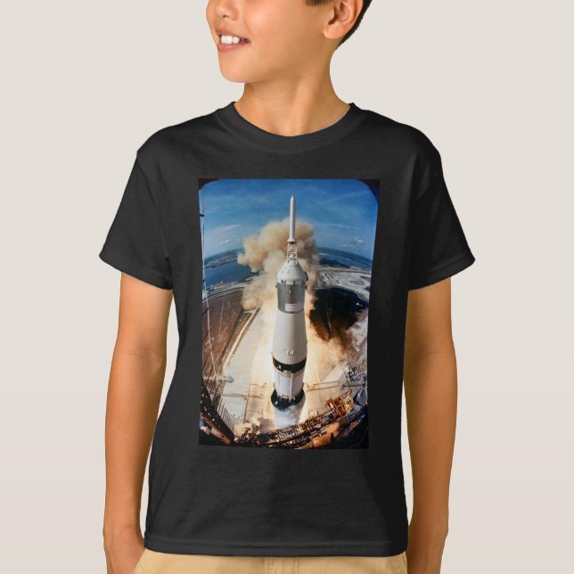 Apollo Saturn V Rocket-uppskjutning till Måne 1969 T Shirt (Framsida)