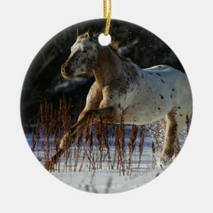Appaloosahästspring i snön julgransprydnad keramik