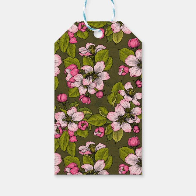 Äppelblommar på mörk grönt presentetikett (Framsidan)