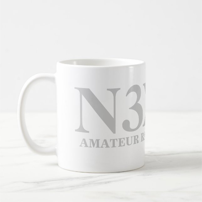 Appellen undertecknar muggen kaffemugg (Vänster)