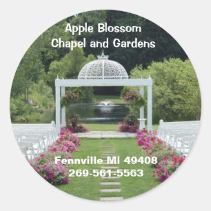 Apple Blommar Chapel and Gardens Runt Klistermärke