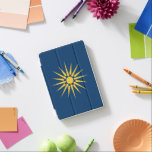 Apple  iPad Pro Cover with flag of Macedonia iPad Mini Skydd<br><div class="desc">Add a touch of heritage and style to your tech gear with our Apple iPad Pro cover featuring the flag of Macedonia, the historic province of northern Greece! This sleek and protective iPad cover proudly displays the iconic Vergina Sun—an ancient Hellenic symbol linked to the legacy of Alexander the Great...</div>