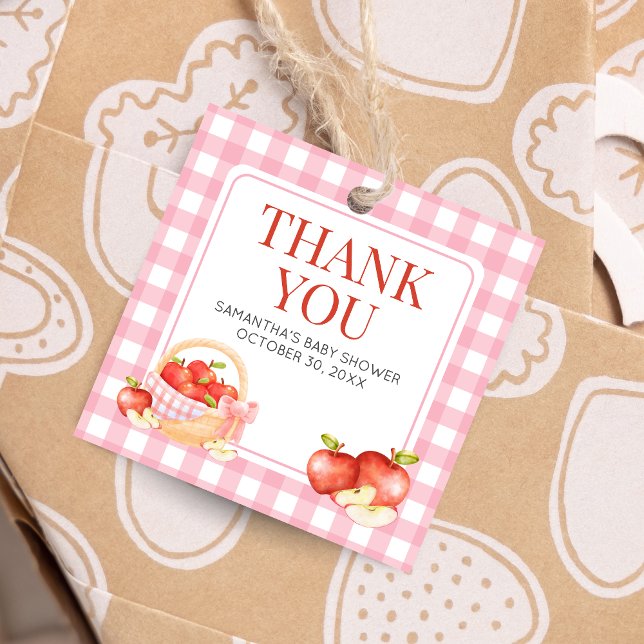 Äpple till vår Öga babyskorgruta Gåvor Etiketter (The Apple of Our Eye Gingham Baby Shower Square Favor Tags)