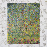 Apple Träd av Gustav Klimt, Vintage Art nouveau Pussel<br><div class="desc">Apple Träd (1912) av Gustav Klimt är en vintage av bra av Victorian Era Symbolism. En naturscen med ett äpple träd i en fruktodling på en gård med mogna frukter och äppelblommar. Blommigten är i fullt blomma med vår blommor. Om konstnären: Gustav Klimt (1862-1918) var en österrikisk symbolmålare och en...</div>