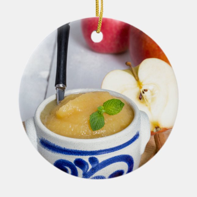 Applesauce med kanel i stenkolskål julgransprydnad keramik (Framsidan)