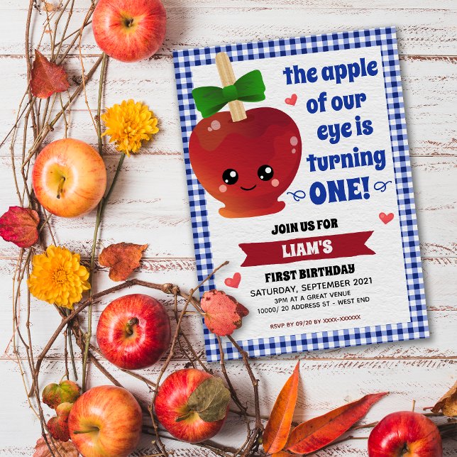 Äpplet på vår inbjudan till födelsedagen i Öga (Announcing our "in-cider" scoop!  A delightful and "a-peeling" apple birthday invitation. )