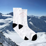 Après Ski Klubb Winter Rosa Ski Resort Vapensköld  Strumpor<br><div class="desc">Après Ski Klubb isig rosa vinterskidorten vapensköld med år, unisex-strumpor. Anpassa till skidåret resa, skidorten namn och platsen där du bor. Perfekt för en destinationsskidsport resa, som en gåva för att minnas ett tidigare resa eller för ett après skidtema, en kandidat eller ett bachelorette-parti. Designad för att matcha vår Après...</div>