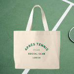 Après Tennis Social Klubb Anpassningsbar Grönt Vap Jumbo Tygkasse<br><div class="desc">Après Tennis Social Klubb Grönt Vapensköld tennis tote bag. Anpassa till år och plats. Perfekt för att ha med dig dina tennis-essentialer,  som gåva till en tennis älskare eller som presentväskor till en tennistemakabhelor eller bachelorettfest. Designad för att matcha vår Après Tennis Social Klubb Collection.</div>