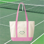 Après Tennis Social Klubb Grönt Vapensköld Rosa Ha Tygkasse<br><div class="desc">Après Tennis Klubb Grönt Vapensköld,  rosa,  tennis tote bag. Anpassa till år och plats. Perfekt för att ha med dig dina tennis-essentialer,  som gåva till en tennis älskare eller som presentväskor till en tennistemakabhelor eller bachelorettfest. Designad för att matcha vår Après Tennis Social Klubb Collection.</div>