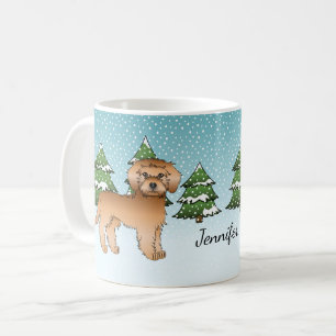 Apricot Mini Goldendoodle Hund I En Vinter Skog Kaffemugg