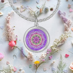 April Birkmånad Flower Daisy Sweet Pea Anpassnings Silverpläterat Halsband<br><div class="desc">Fira naturskönheten i vår med denna fängslande anpassningsbar personlig i april månads blomsterhalsband. Med min exklusiv serene mandala-design som visar de ömtåliga daisyn och söta ärter, är det här halsbandet ett fantastiskt firande i din födelsemånad.. Kansa dig den lugnande, frysta estetiska estetik som detta halsband ger och låt det påminna...</div>