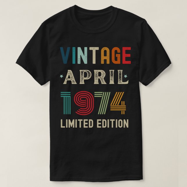 April Birthday Gift 32 T Shirt (Design framsida)