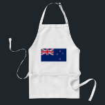 Apron med Flagga av Nya Zeeland Förkläde<br><div class="desc">Fira ditt nationella pride när du lagar mat, grillar eller formar dig med den här patriotiska plattan med flagga Nya Zeeland. Den fetstilta och igenkännliga utformningen visar den ikoniska Union Jack i det övre hörnet och fyra röda stjärnor med vita konturer som representerar södra Kor, alla mot en djup blå...</div>