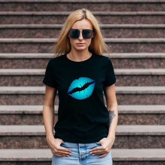 Aqua Blue Ombre Lipstick Kiss T-shirt (Skapare uppladdad)