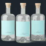 Aqua Blue Teal Modern Script Girly Monogram Namn Spritflaskor Etikett<br><div class="desc">Vattenblåfärgad lymfon (Namn) Flaska-etikett (Vodka,  Whiskey,  Gin,  Rum). Det gör perfekten söt 16-årsjubileum,  bröllop,  möhippa,  årsdag,  babydusch eller bachelorette-fest för någon som glam lyxen och chic stilar i kärlek.</div>
