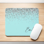 Aqua Blue Teal Silver Glitter Monogram<br><div class="desc">Aqua Blue Teal Silver Gnistra Glitter Monogram Namn och Initial Mousepad (musknapp). Det gör perfekten söt 16-årsjubileum,  bröllop,  möhippa,  årsdag,  babydusch eller bachelorette-fest för någon som glam lyxen och chic stilar i kärlek.</div>