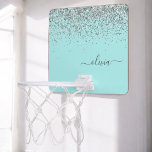 Aqua Blue Teal Silver Glitter Monogram Mini-Basketkorg<br><div class="desc">Aqua Blue - Teal och Silver Faux Foil Metallic Gnistra Glitter Monogram Namn Mini Basketball Ring. Det gör perfekten söt 16-årsjubileum,  bröllop,  möhippa,  årsdag,  babydusch eller bachelorette-fest för någon som glam lyxen och chic stilar i kärlek.</div>