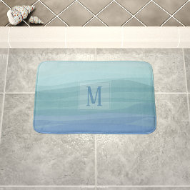 Aqua Blue Watercolor Vågar Monogram Bath Mat Badrumsmatta