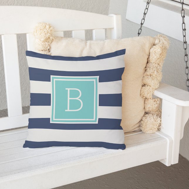 Aqua och Navy Rand Monogram utomhus Utomhuskudde (Skapare uppladdad)