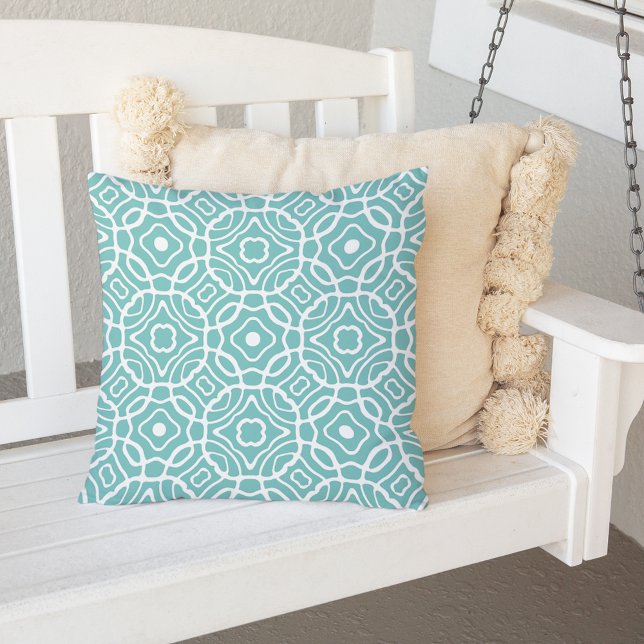 Aqua och White Modern Quatrefoil Mönster utomhus Utomhuskudde (Skapare uppladdad)