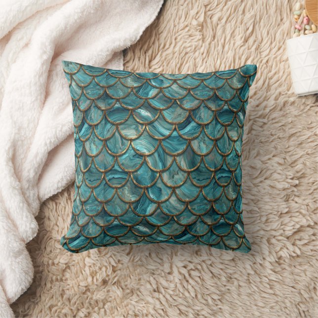 Aqua Pearlescent & Gold Mermaid Scale Pattern  Kudde (Filt)