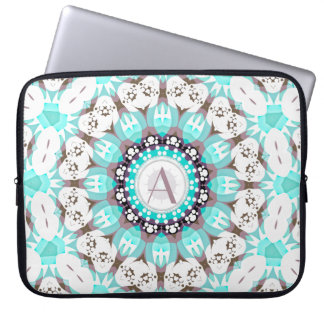 Aqua White Hearts Mandala med Anpassningsbar Text Laptop Fodral