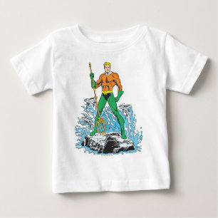Aquaman Stands med Pitchfork Tee