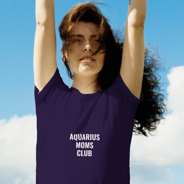 Aquarius mammor klubb, blå typografi, modern t shirt (Skapare uppladdad)