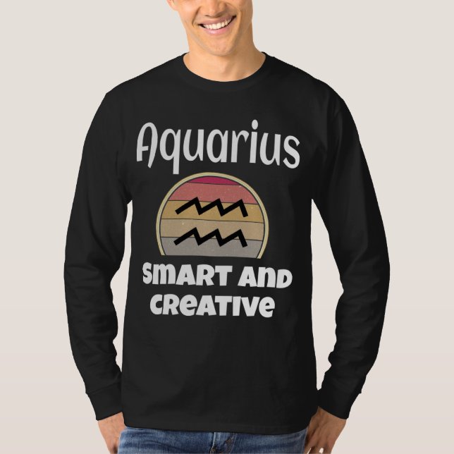 Aquarius Smart And Creative Zodiac Sign  Astrology T Shirt (Framsida)