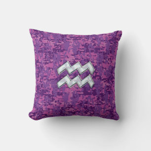 Aquarius Zodiac Sign on fuchsia digital camouflage Kudde