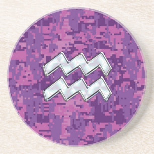 Aquarius Zodiac-tecken på Rosa Digital Camouflage Underlägg