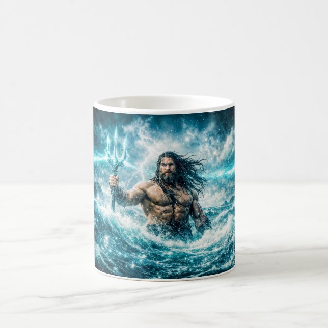 Aquarius Zodiac with Trident Warrior in Stormy Oce Kaffemugg (Center)