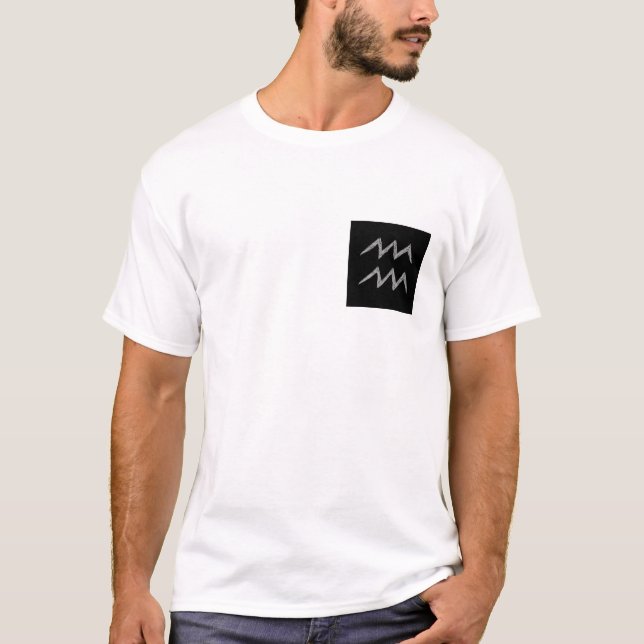 Aquarius. Zodiacastrologitecken T-shirt (Framsida)